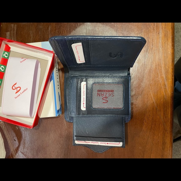 Blue color foldable leather wallet - Picture 3 of 3